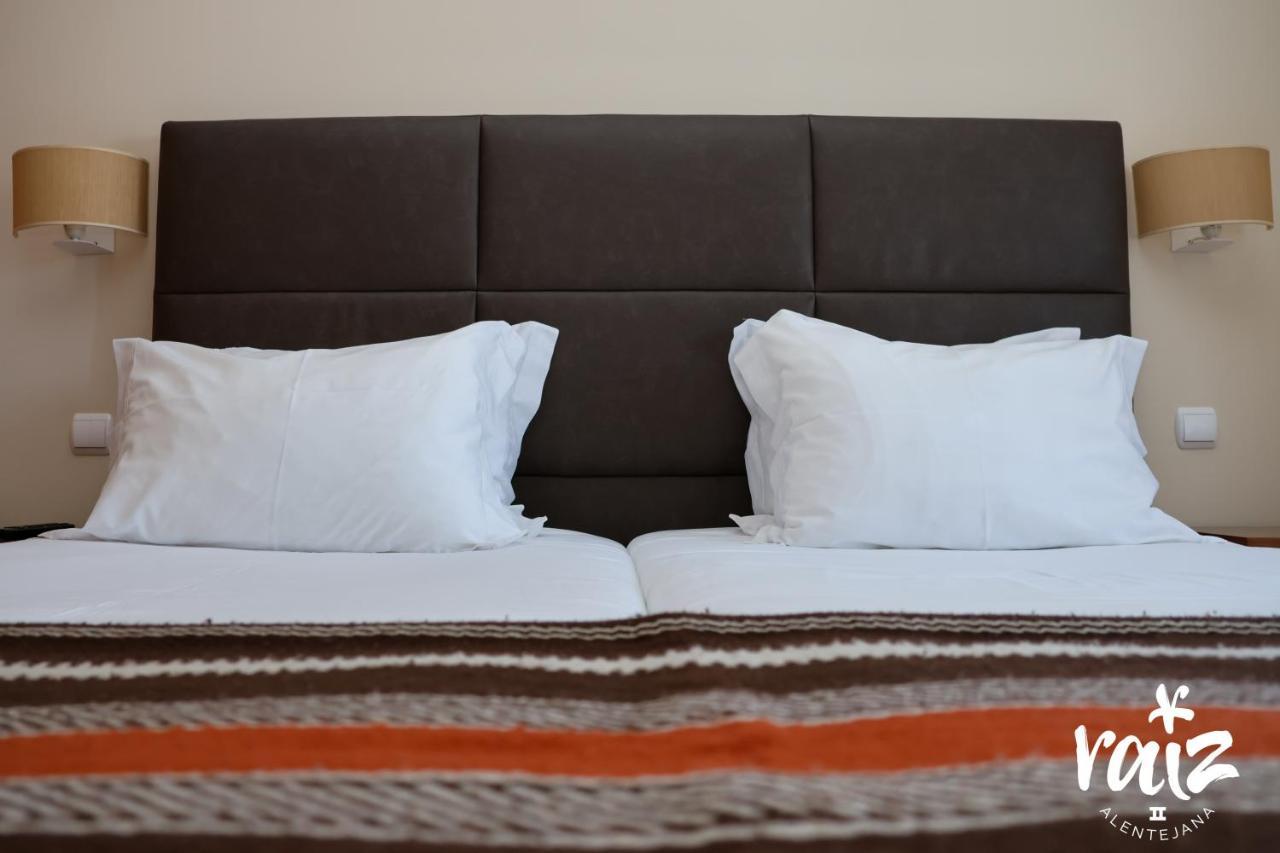 Raiz Alentejana II Bed & Breakfast เรเกงกุส ดิ มอนซารัซ ภายนอก รูปภาพ